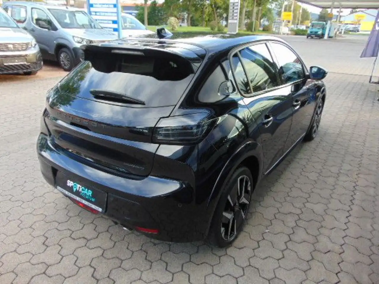 Peugeot 208 Hybrid 100 GT — معرض صور السيارة 5