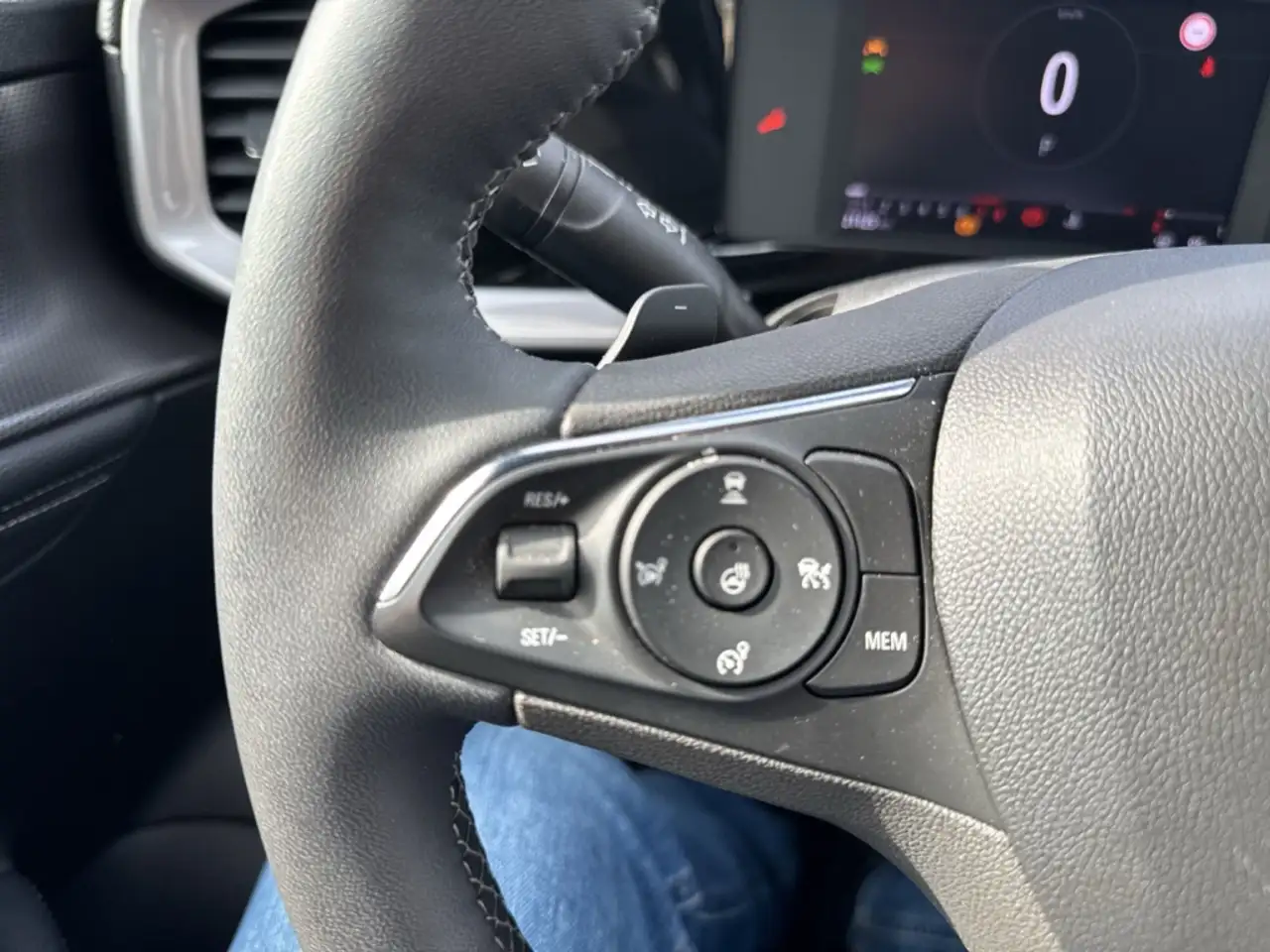 Opel Mokka GS Line 1.2 130PS ACC SHZ LenkradHZG Rückfahrkam. — Vehicle gallery 20