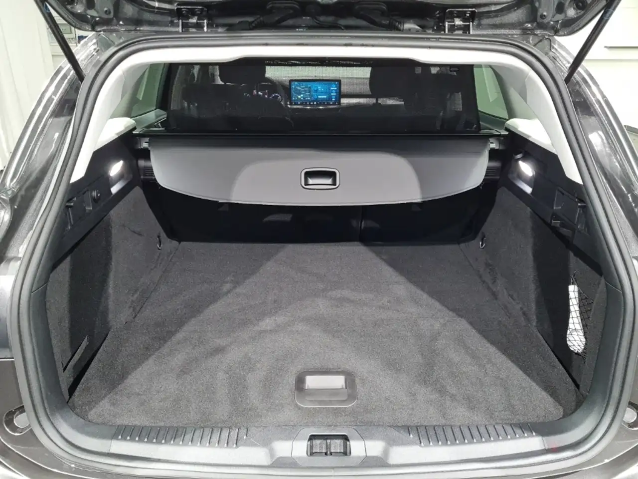 Ford Focus 1.0 MHEV Titanium*NAVI*iACC*LED* — معرض صور السيارة 9