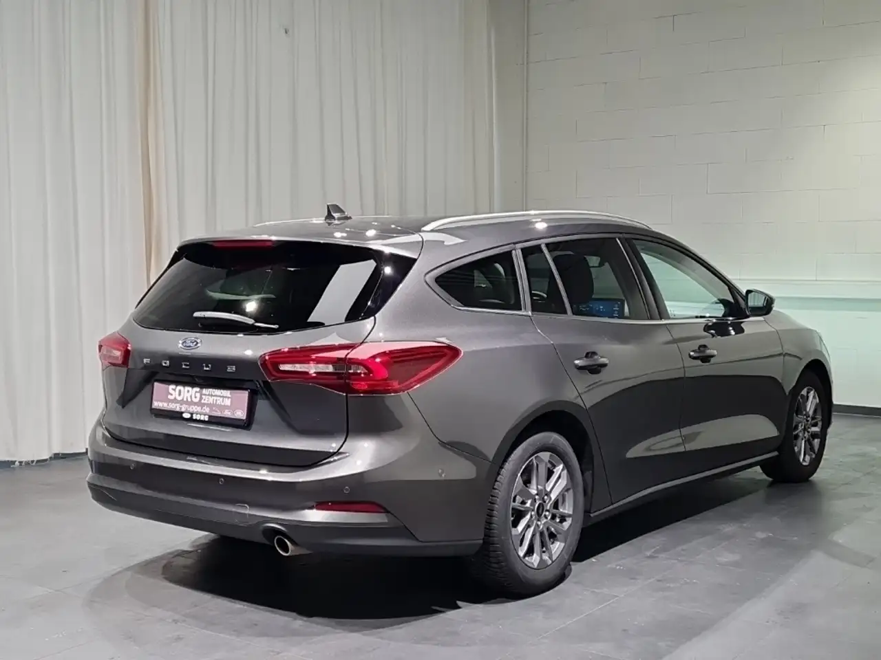 Ford Focus 1.0 MHEV Titanium*NAVI*iACC*LED* — معرض صور السيارة 3