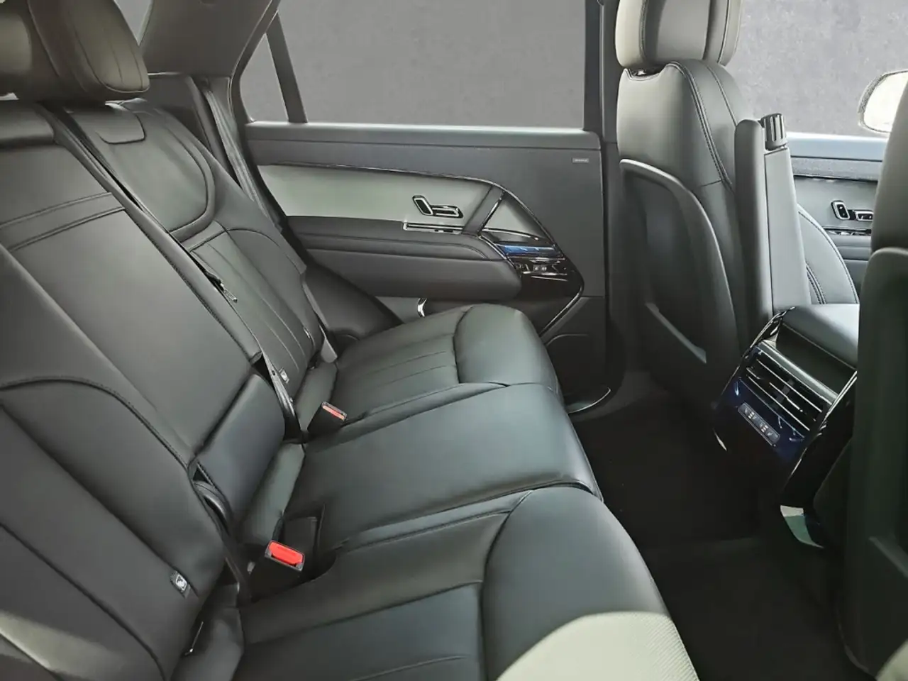 Land Rover Range Rover Sport P460e Dynamic SE — Galerie du véhicule 6