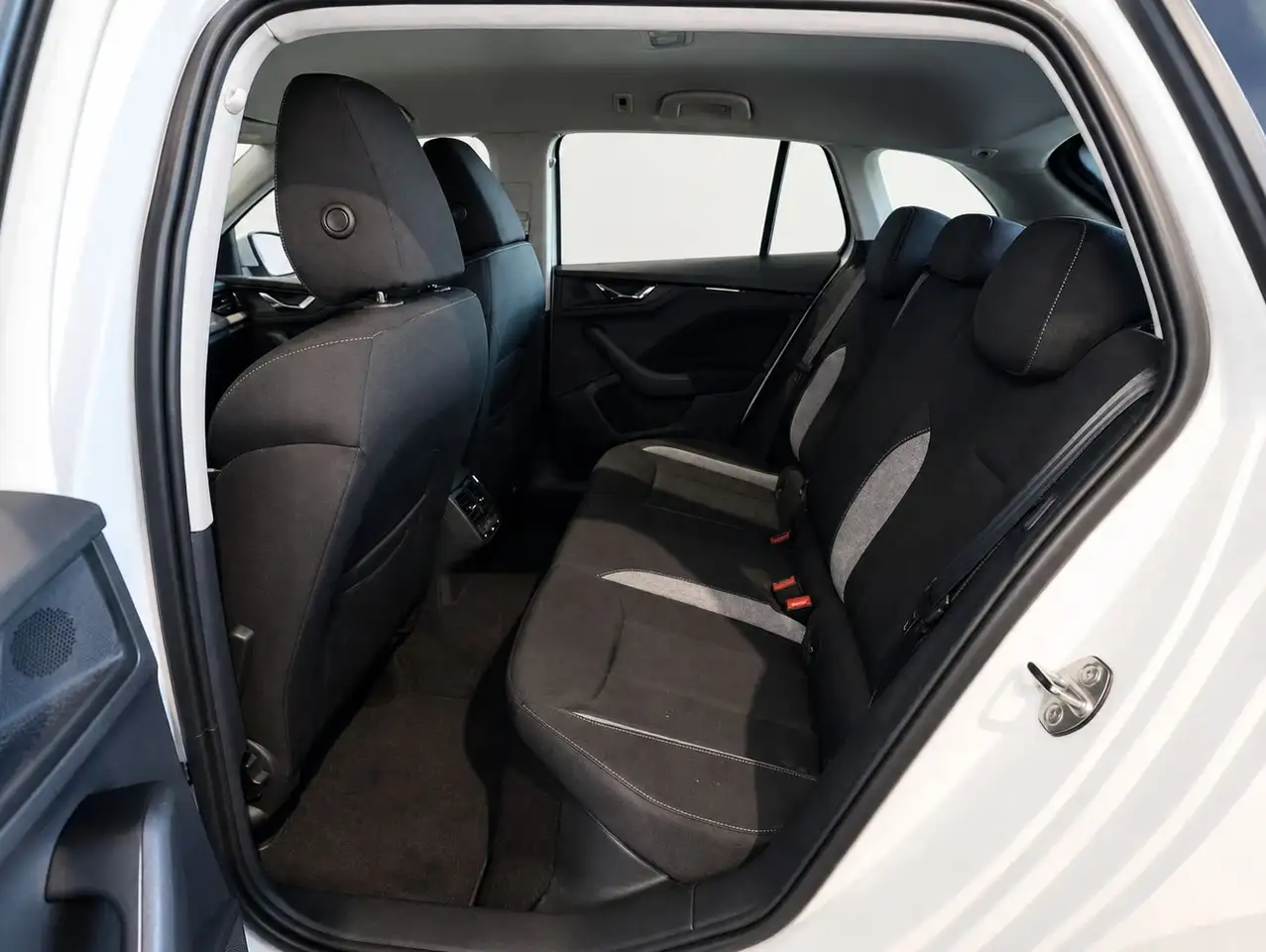 Skoda Scala 1.0 TSI DSG Selection Navi+VirtualCockpit+ — Galerie du véhicule 10