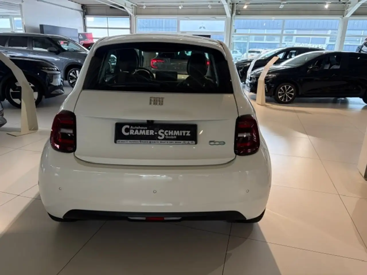 Fiat 500 e Lim. 3+1 inkl. Komfort-Paket — معرض صور السيارة 7