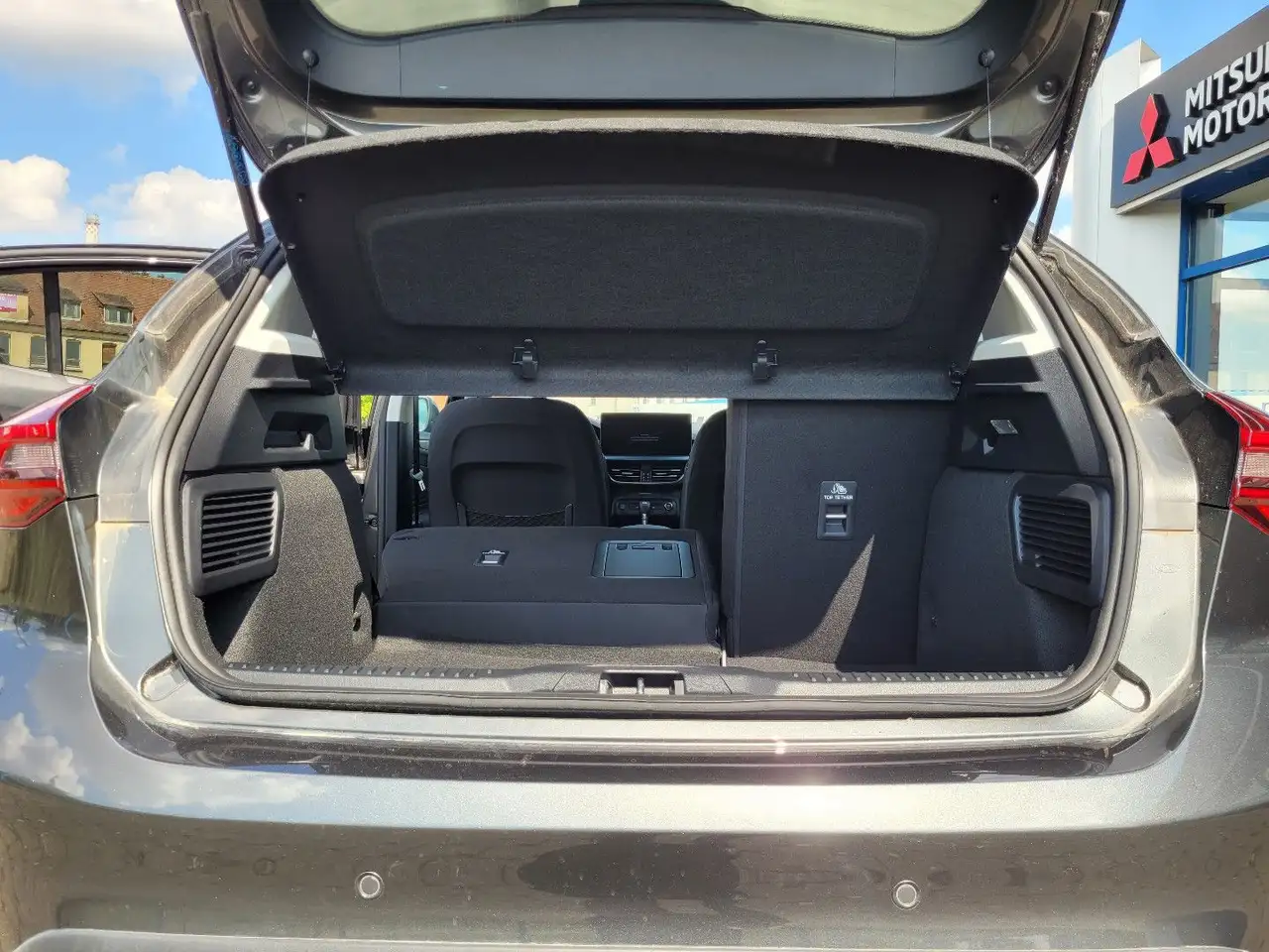 Ford Focus Lim. Active X Autom MHEV NAVI Winterp DAB — Vehicle gallery 13