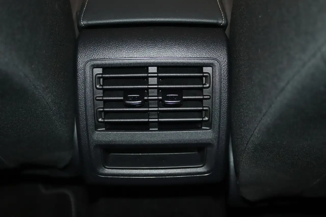 Volkswagen Golf VIII 1.5 TSI Life-NAV-LED-KAM-ACC-HUD-SIDE- — معرض صور السيارة 18