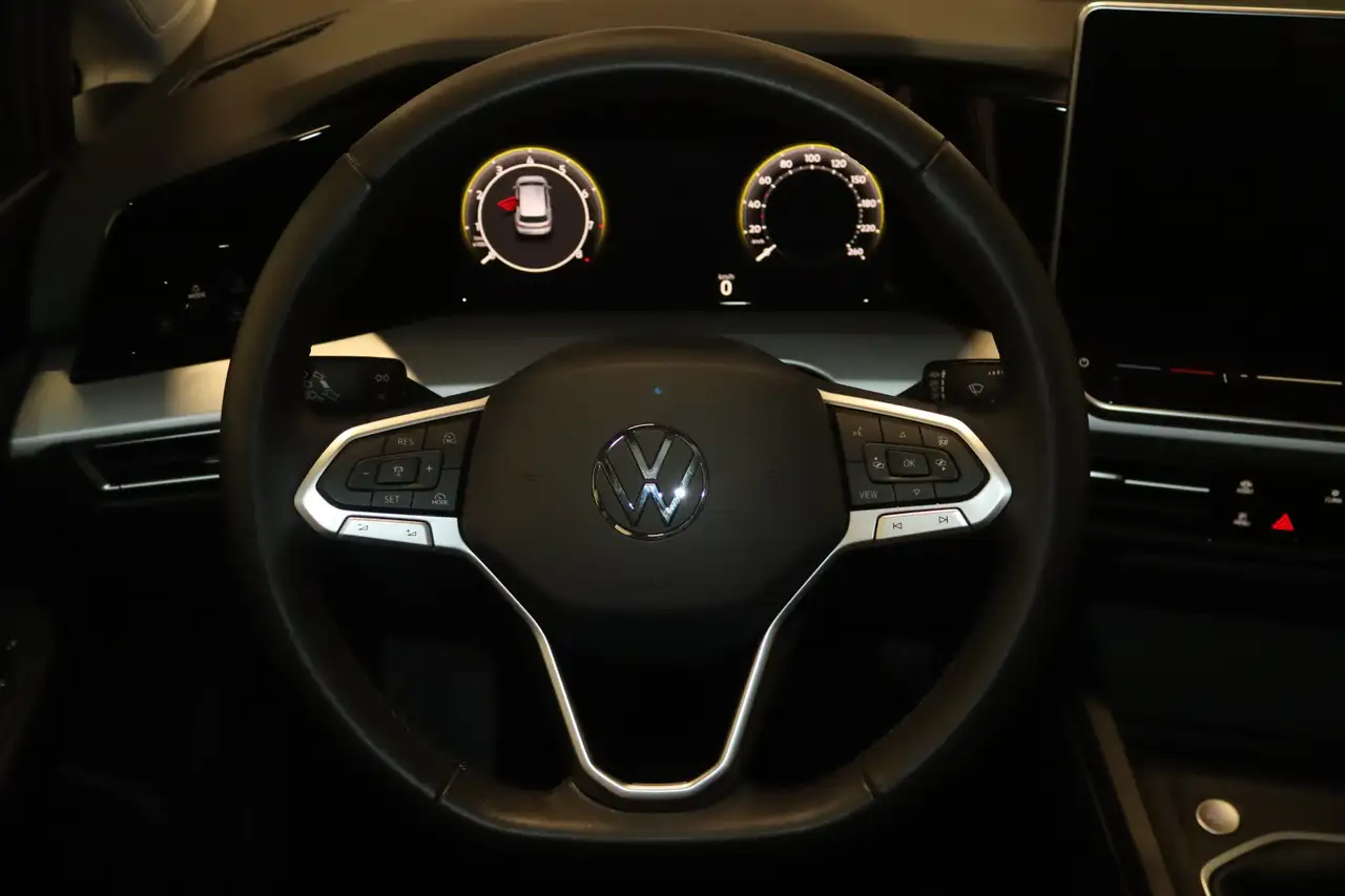 Volkswagen Golf VIII 1.5 TSI Life-NAV-LED-KAM-ACC-HUD-SIDE- — معرض صور السيارة 12
