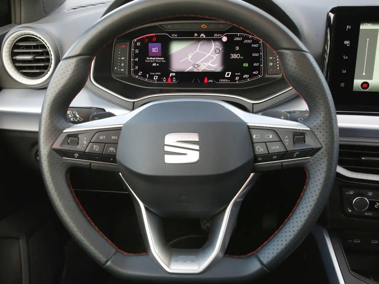 SEAT Arona 1.0 TSI FR 18" LED ACC KAMERA — Vehicle gallery 15