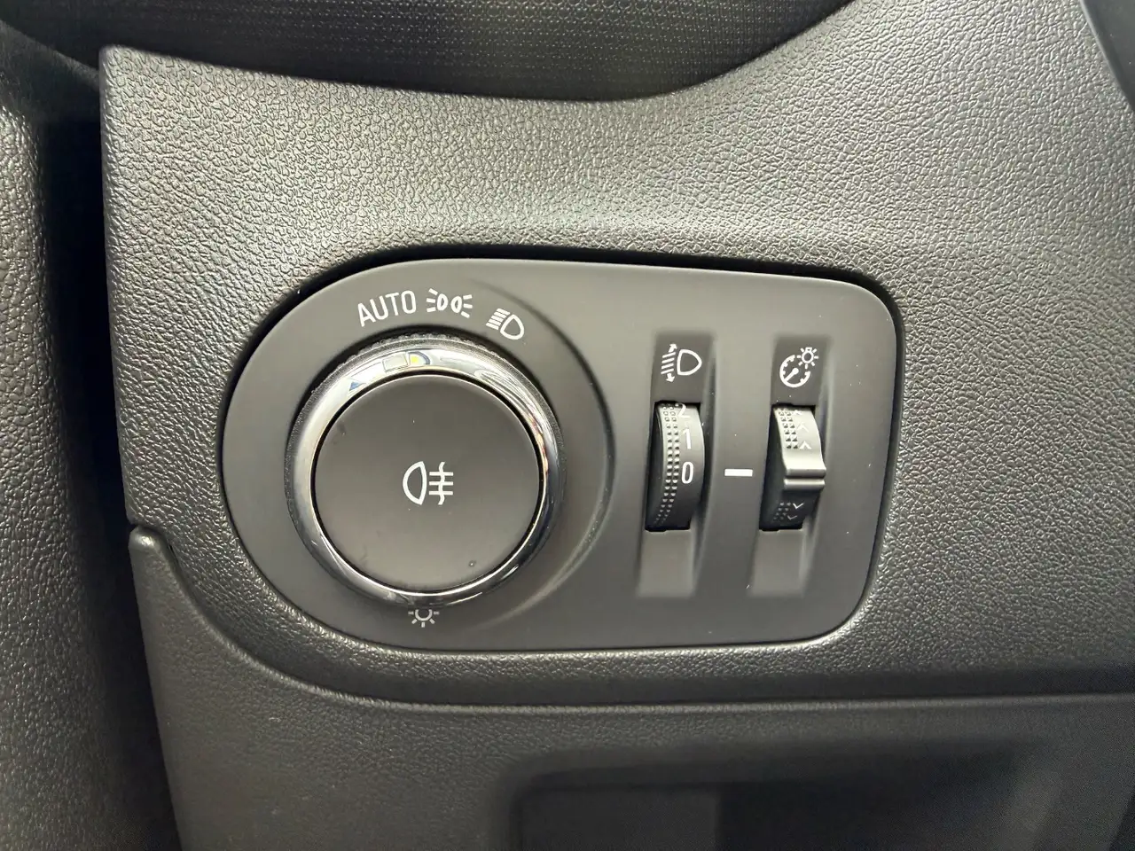 Opel Crossland 1.2 Turbo Enjoy LED+SHZ+Fernlichtass. — معرض صور السيارة 16