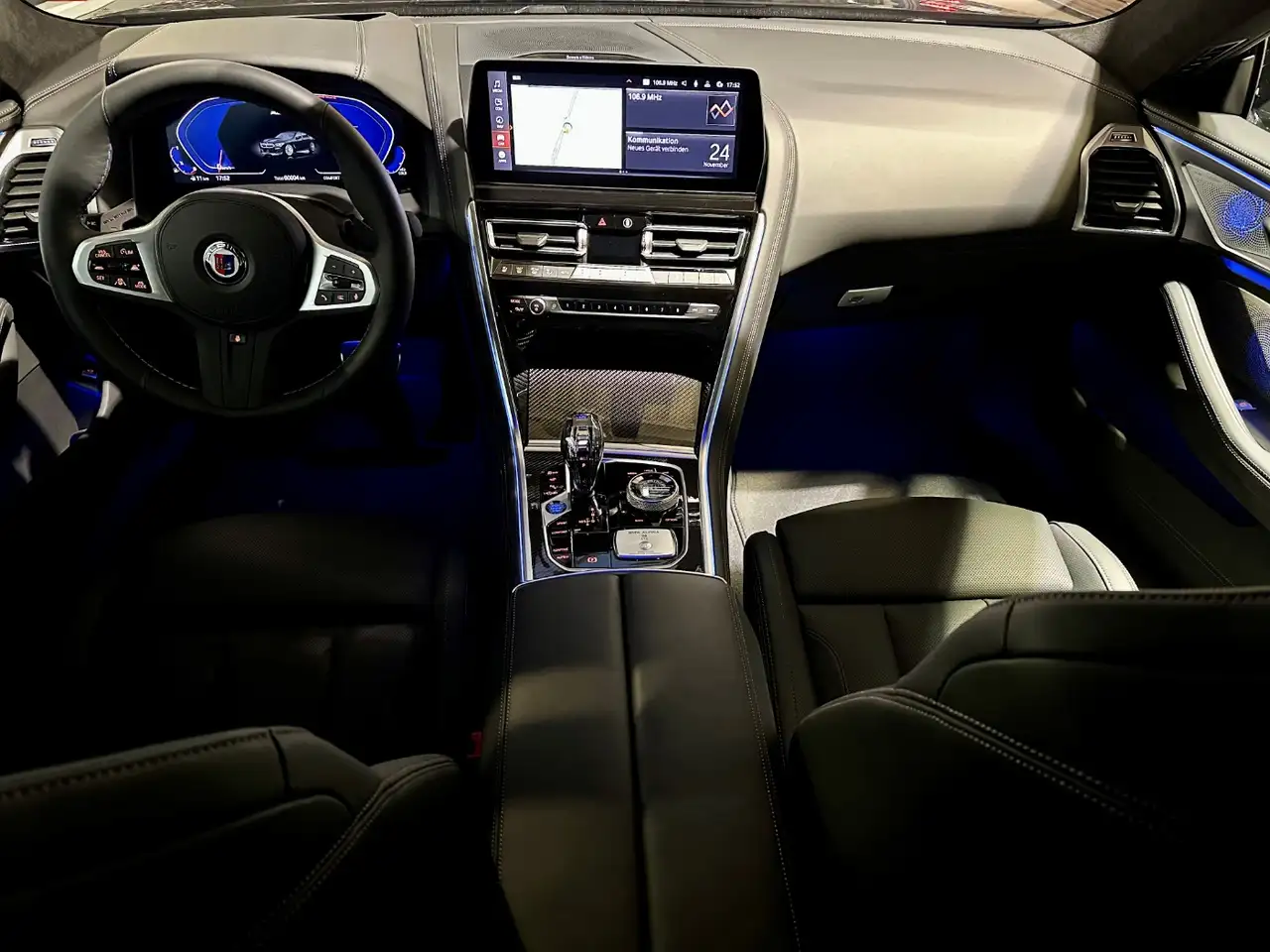 Alpina B8 Gran Coupe. Schwarz. Voll. Souverän. — Galerie du véhicule 10