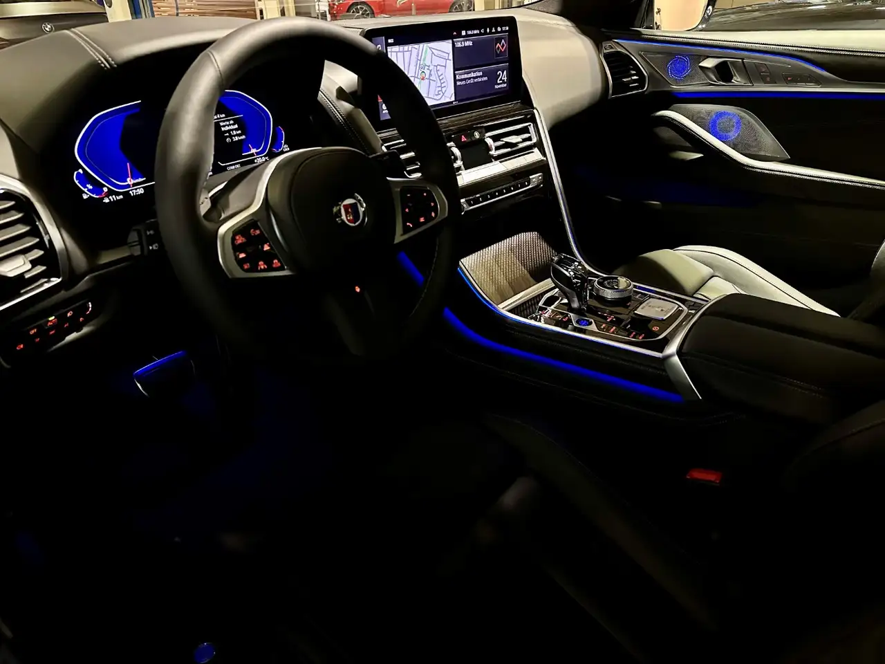 Alpina B8 Gran Coupe. Schwarz. Voll. Souverän. — Galerie du véhicule 8