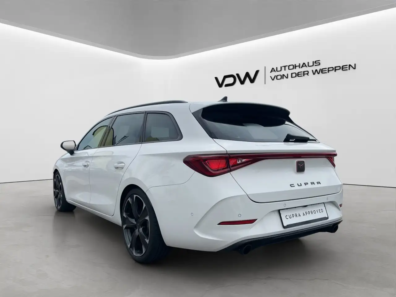 CUPRA Leon ST VZ 5JGar Navi ACC Kamera Keyless PDC — معرض صور السيارة 5