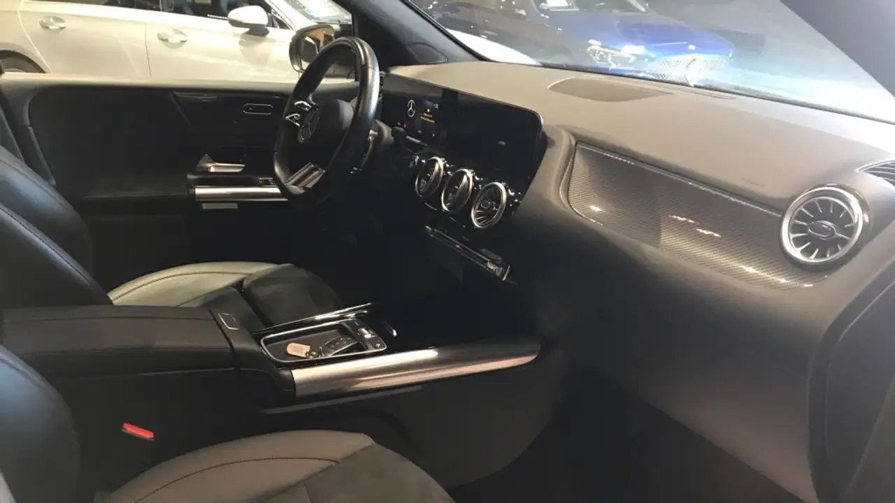 Mercedes-Benz B 200 -CLASS D — Vehicle gallery 10
