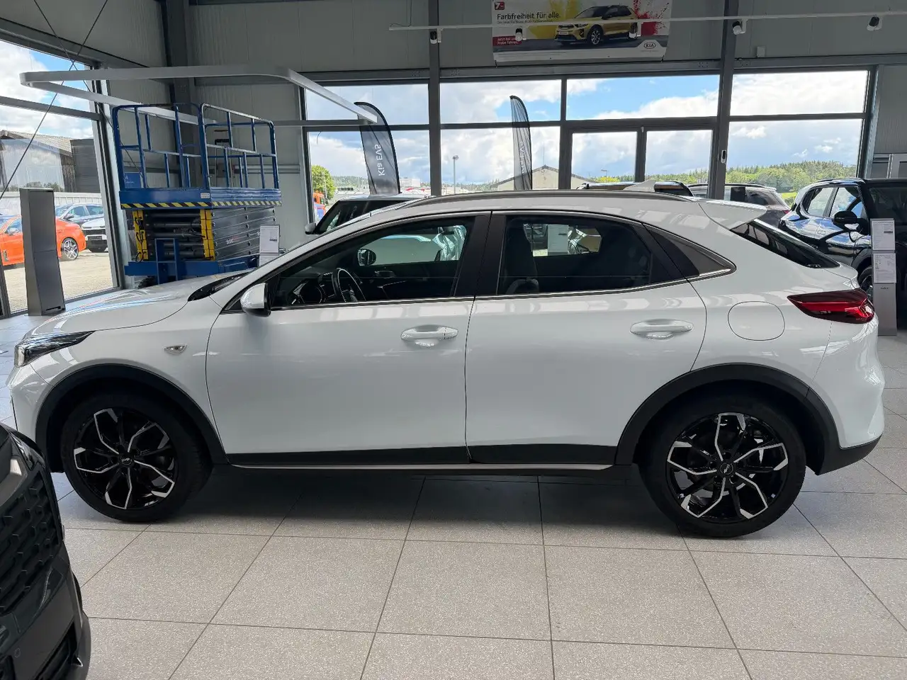 Kia XCeed 1.5 T-GDI DCT Vision — Galería del vehículo 3