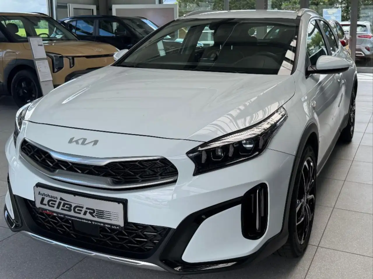 Kia XCeed 1.5 T-GDI DCT Vision — Galería del vehículo 2