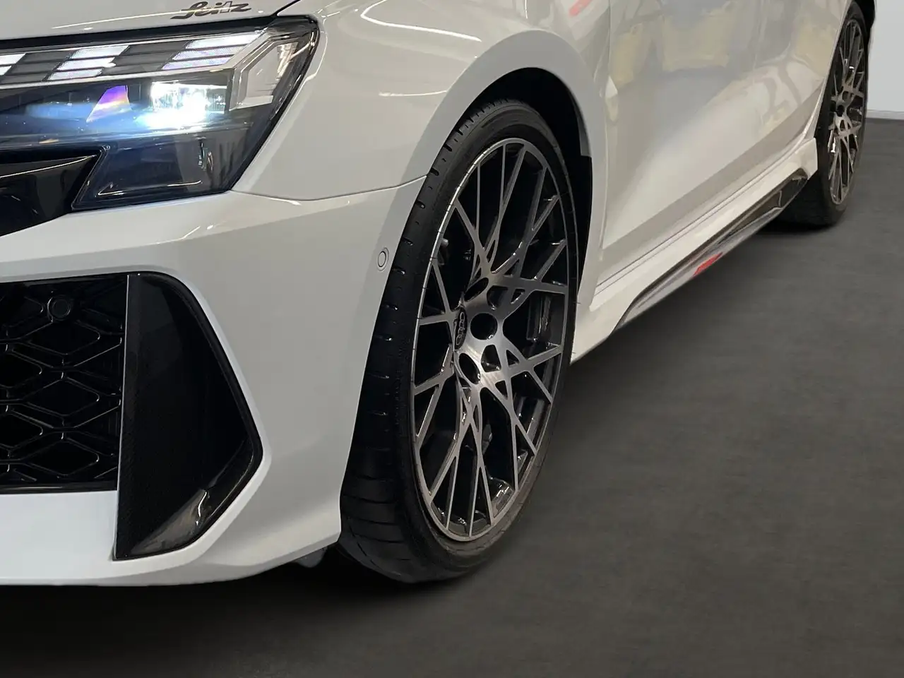 Audi RS3 Limousine 2.5 TFSI quattro *HEAD-UP*PANO*SONOS* — معرض صور السيارة 9
