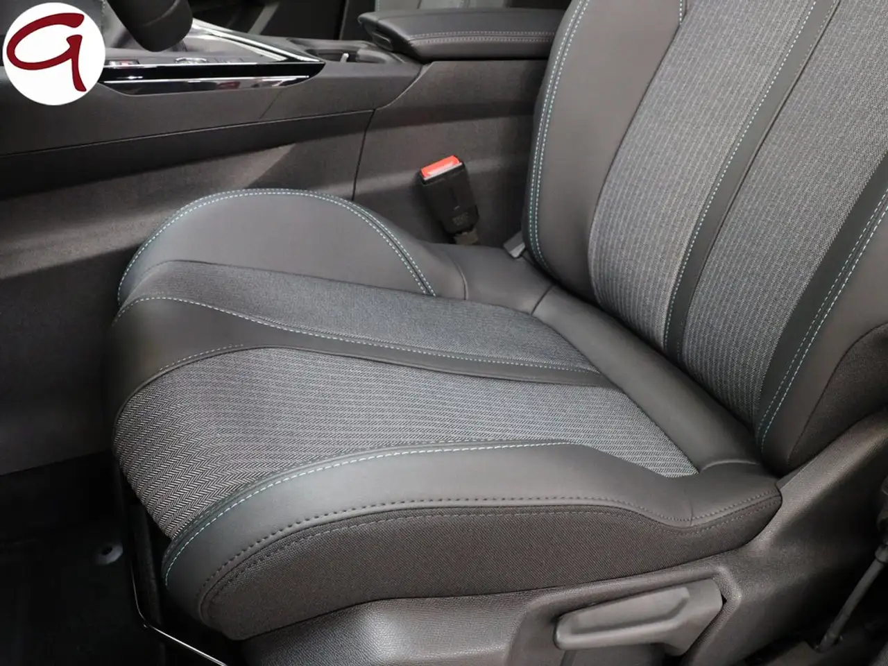Peugeot 3008 1.2 S&S PureTech Allure Pack 130 — معرض صور السيارة 7