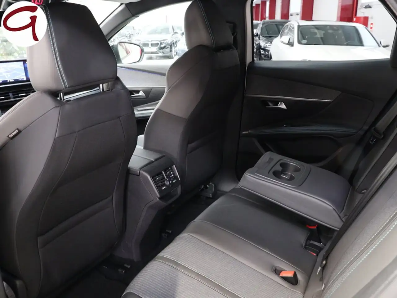 Peugeot 3008 1.2 S&S PureTech Allure Pack 130 — معرض صور السيارة 9