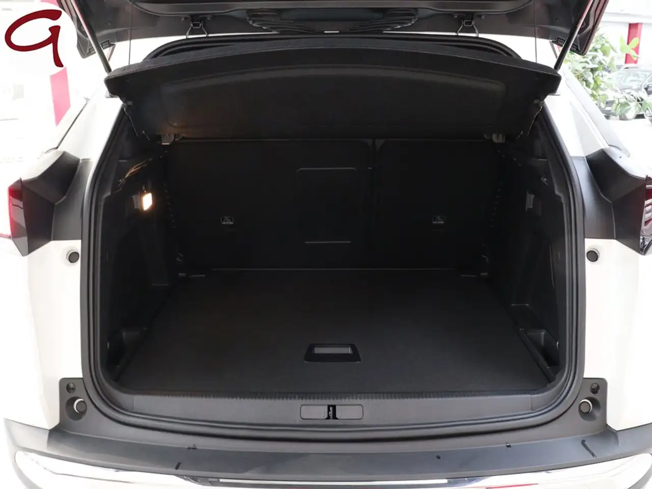 Peugeot 3008 1.2 S&S PureTech Allure Pack 130 — معرض صور السيارة 33