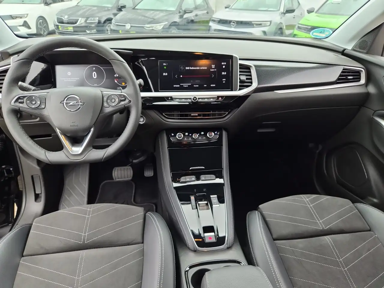 Opel Grandland 1.2 Turbo Ultimate AHK+LED+Navi+SHZ+LM — Galería del vehículo 15