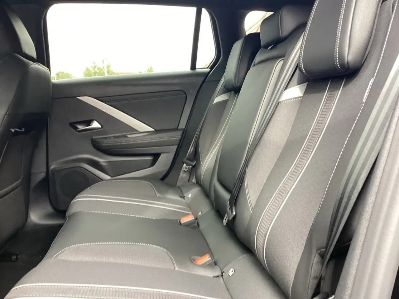 Opel Astra Sports Tourer GS PDCv+h NSW Keyless Entry ACC Navi — Galerie du véhicule 14