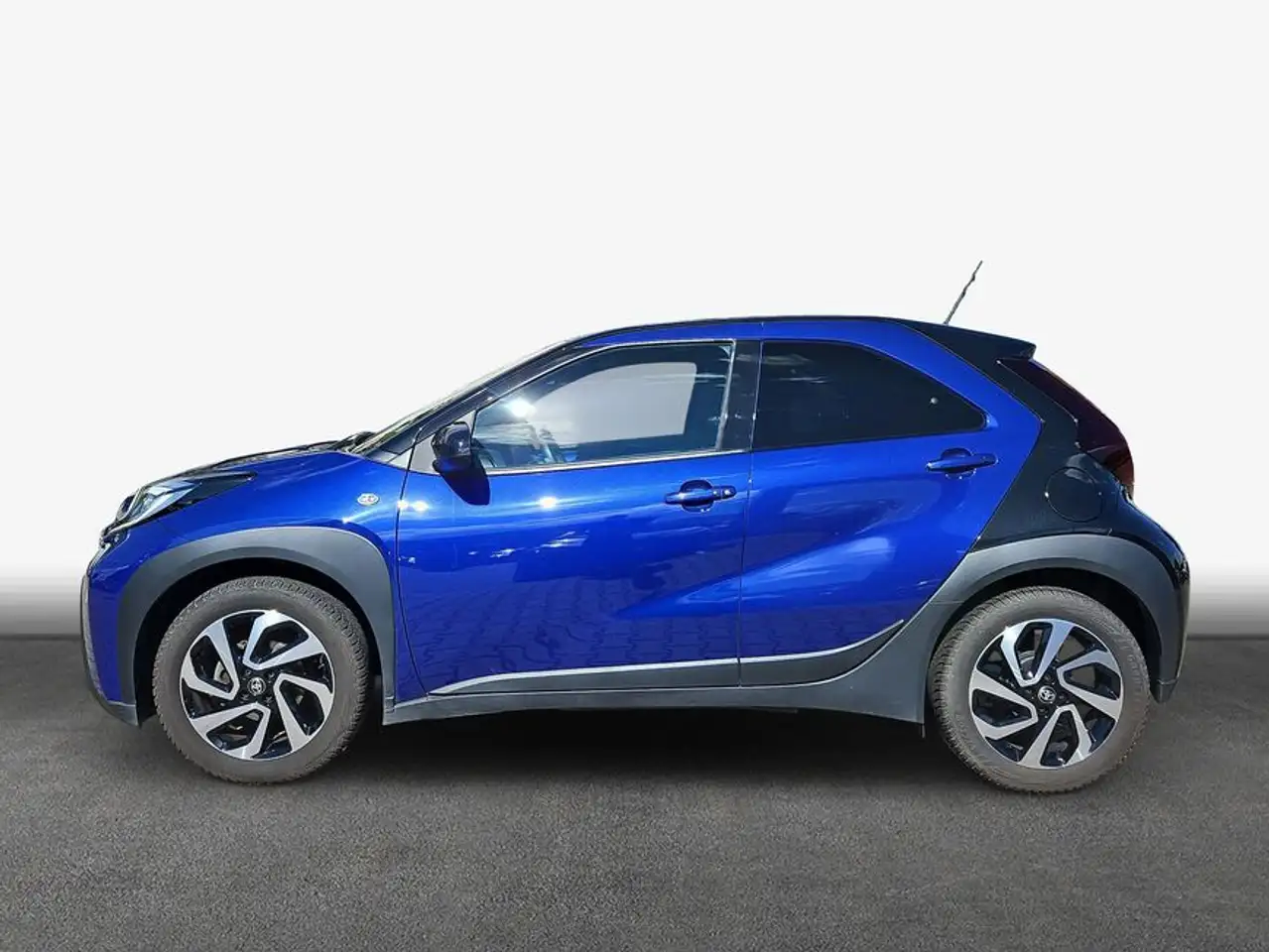 Toyota Aygo X X S-CVT Pulse — Vehicle gallery 4