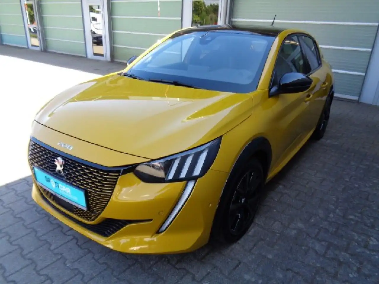 Peugeot e-208 e- GT+ Panoramaglasdach, RFK — Galería del vehículo 3