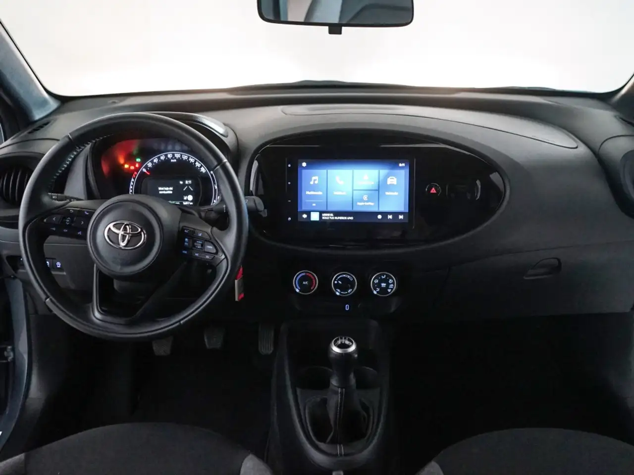 Toyota Aygo Play — Vehicle gallery 8