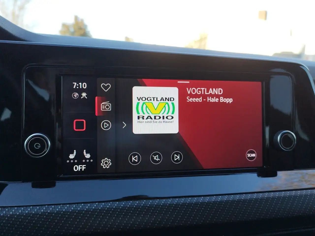 Volkswagen Golf VIII 2.0 TSI DSG R-LINE RFK/SHZ/LED/VC — Vehicle gallery 15
