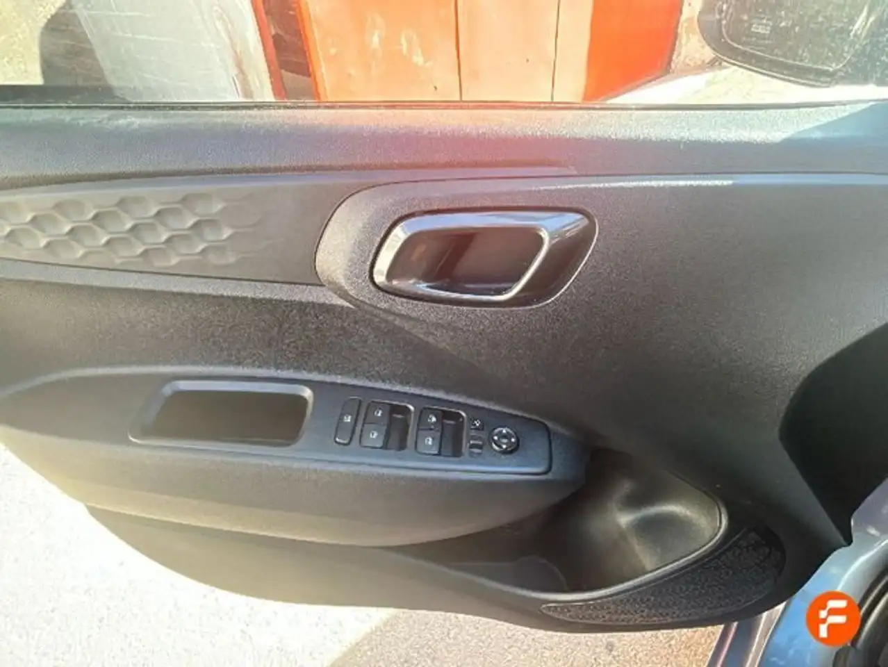 Hyundai i10 1.0 Essence — Vehicle gallery 13