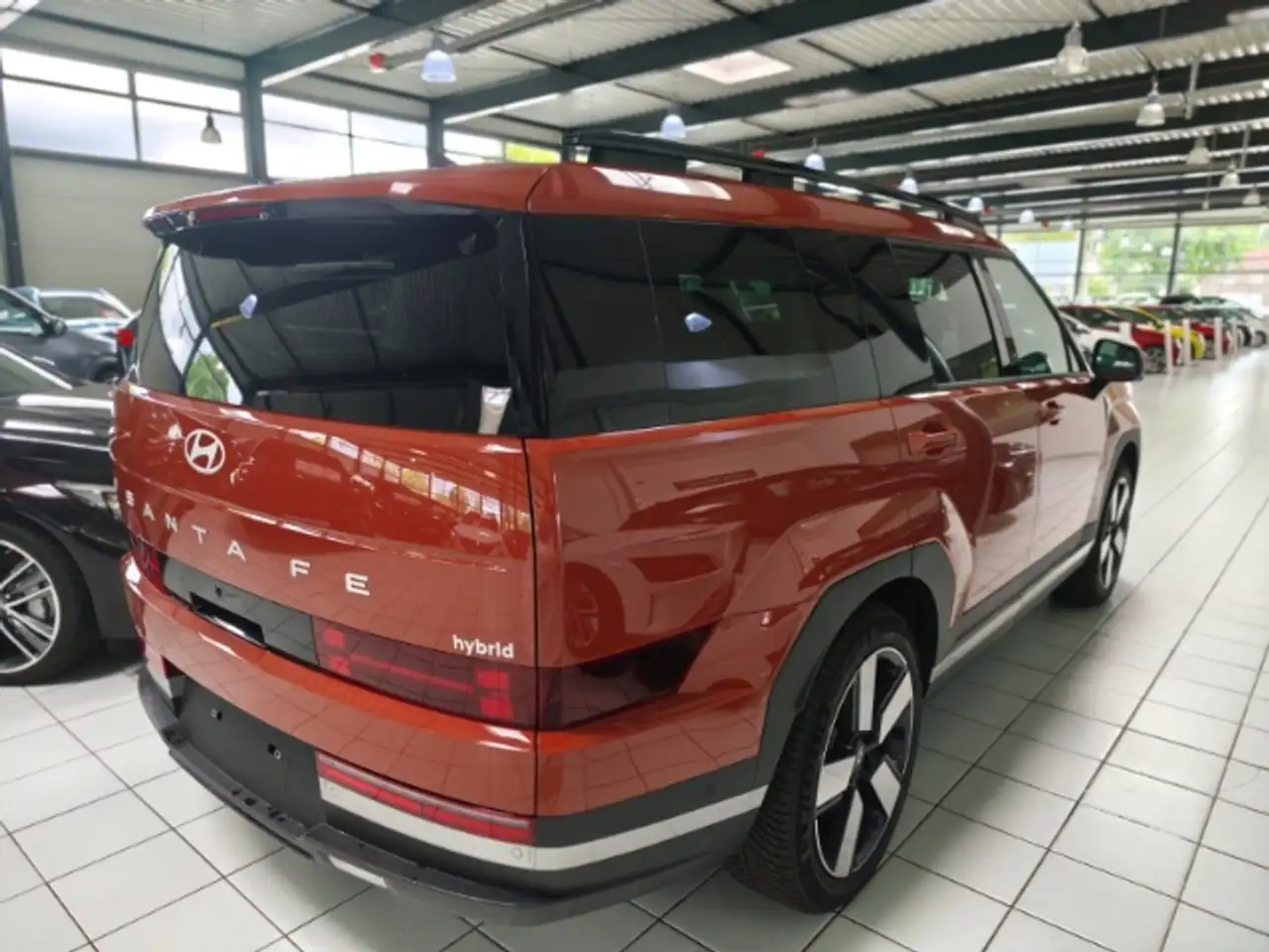 Hyundai SANTA FE HEV 7-Sitzer 1.6 T-GDI (215 PS) 6-AT 4WD Signature — معرض صور السيارة 2