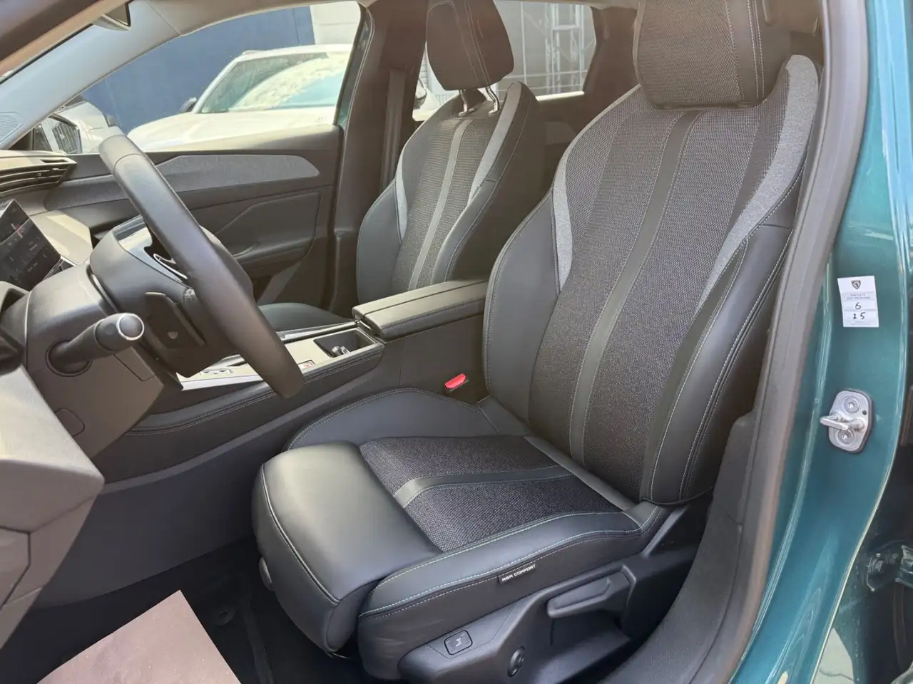 Peugeot 308 SW Hybrid 136 Allure |360 Kamera|Komfortsitz — Galería del vehículo 10