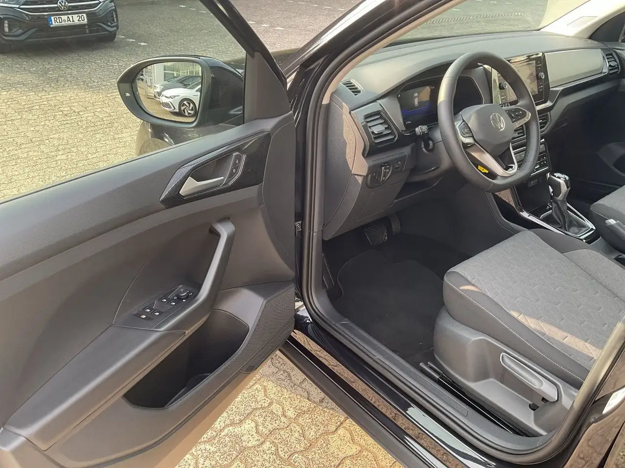 Volkswagen T-Cross Life 1.0 TSI DSG GJR ACC Navi PDC Sitzhz — Galerie du véhicule 18
