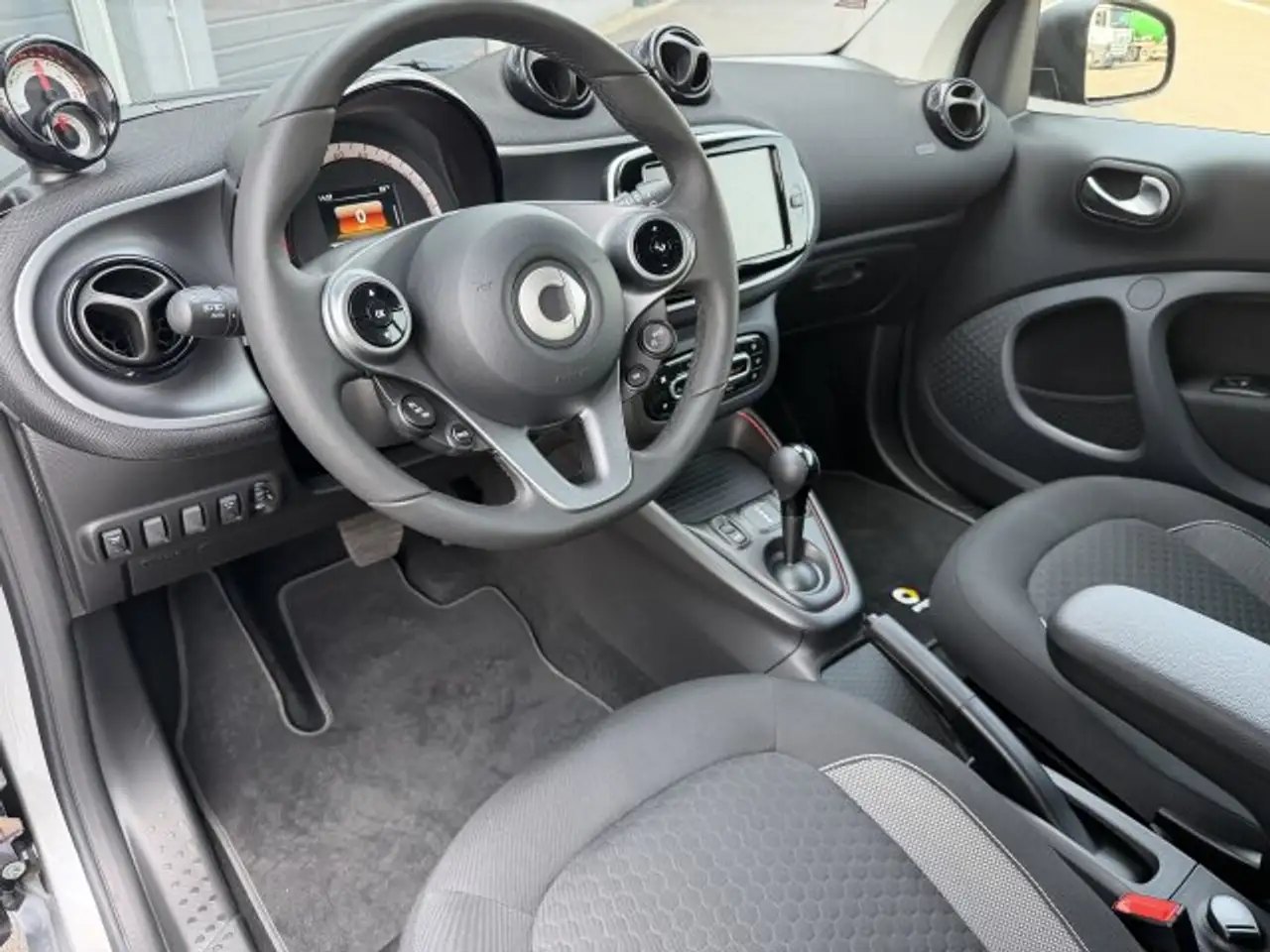 smart forTwo smart EQ fortwo Exclusive LED Panorama Kamera... — Galería del vehículo 17