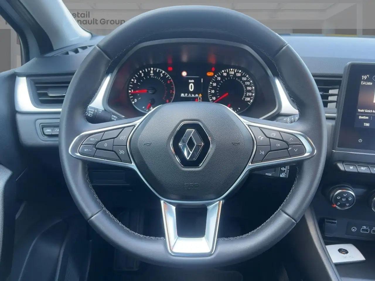 Renault Captur 1.3 TCE 140 EVOLUTION — معرض صور السيارة 11