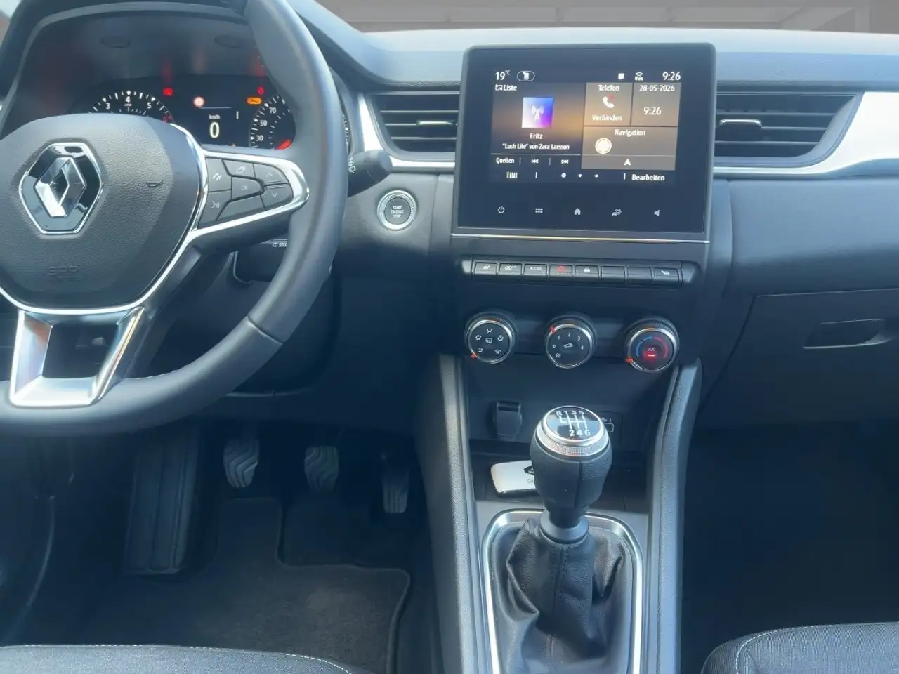 Renault Captur 1.3 TCE 140 EVOLUTION — معرض صور السيارة 12