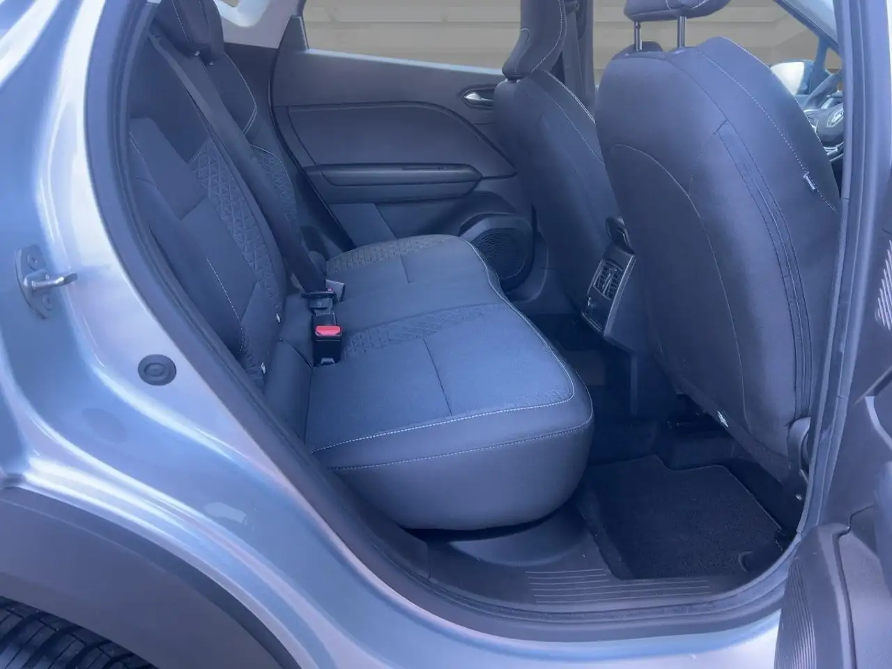 Renault Captur 1.3 TCE 140 EVOLUTION — معرض صور السيارة 9