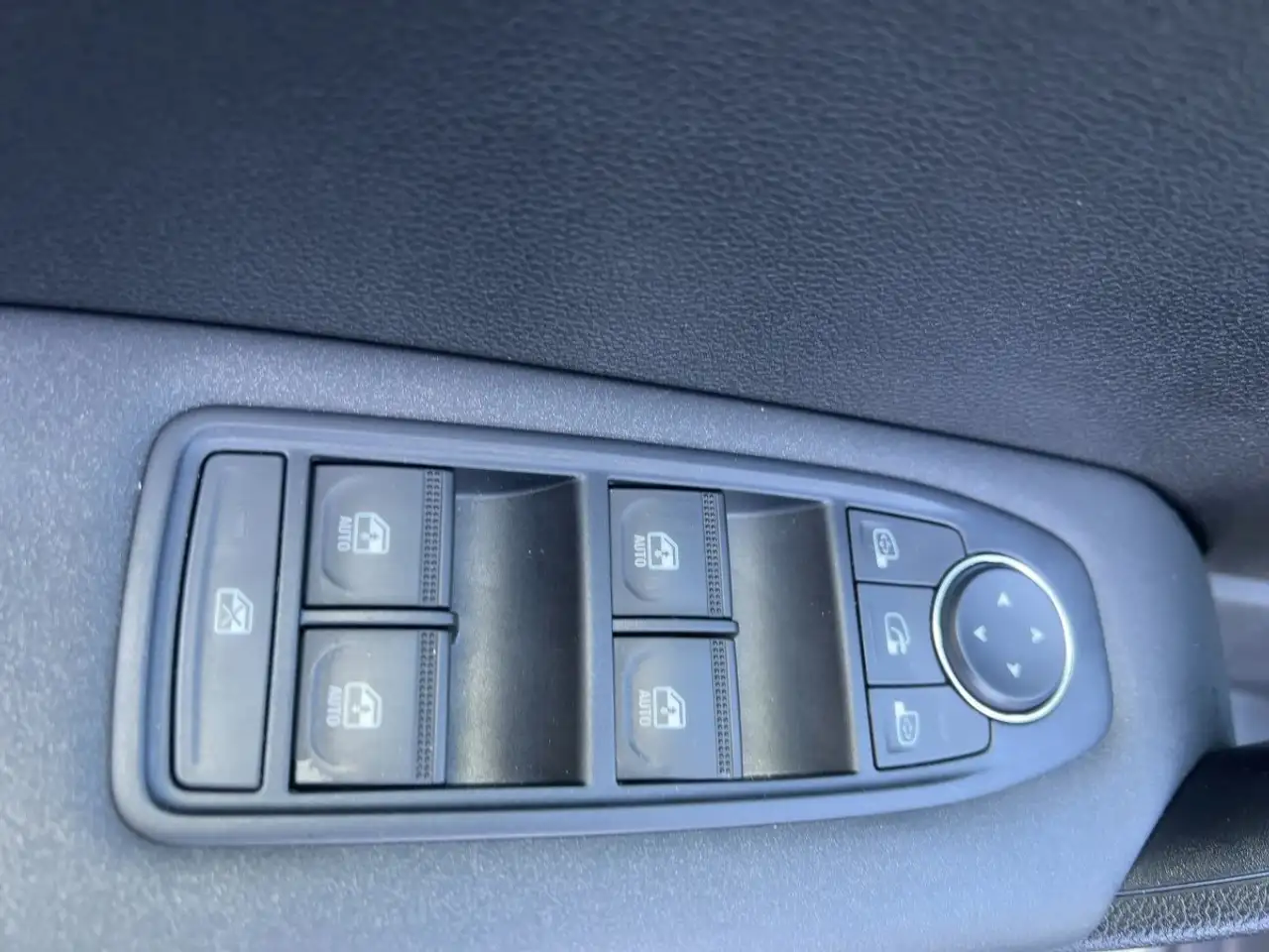 Renault Captur 1.3 TCE 140 EVOLUTION — معرض صور السيارة 13