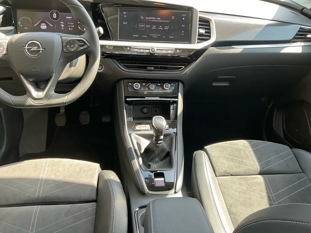 Opel Grandland 1.2 Turbo GS Line AHK Alcantara Navi — معرض صور السيارة 13