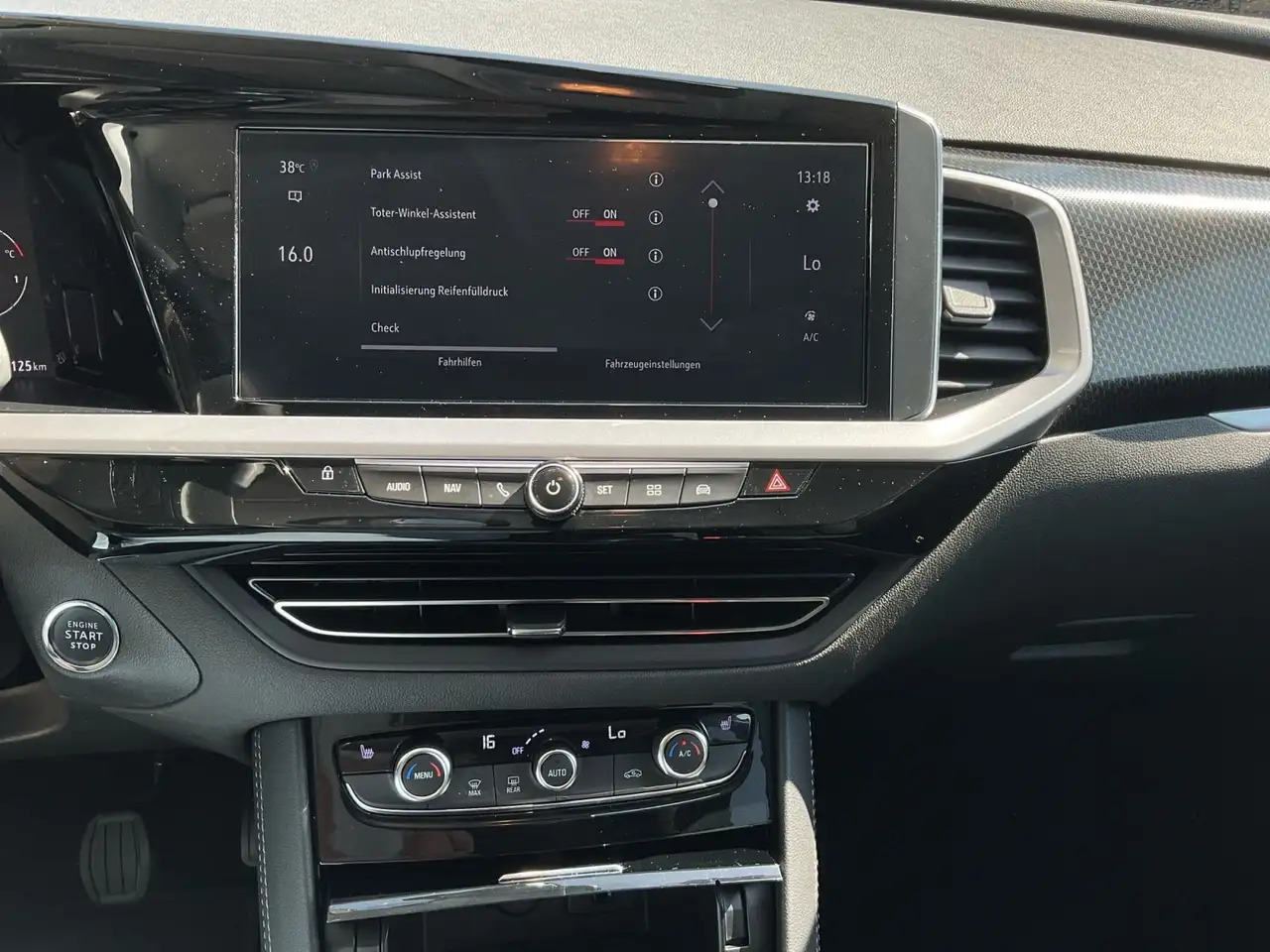 Opel Grandland 1.2 Turbo GS Line AHK Alcantara Navi — معرض صور السيارة 22