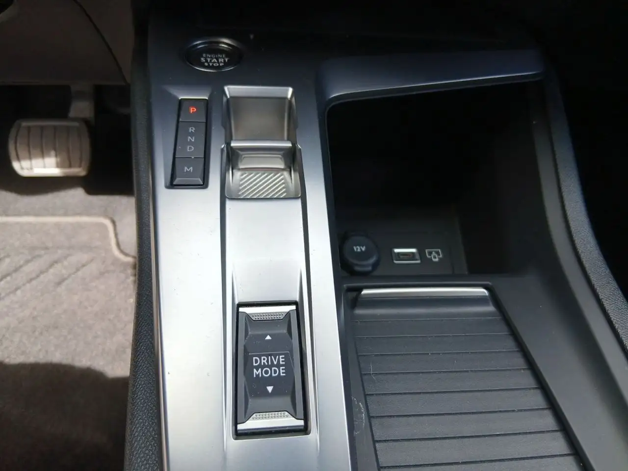 Peugeot 308 Active Pack PT 130 EAT8 — معرض صور السيارة 13