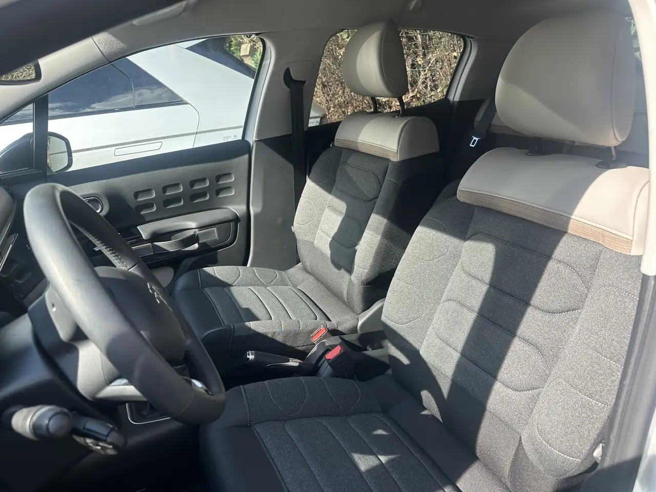 Citroen C3 Max*CarPlay*R.cam*Tempomat*LED*Spurhalte*Navi — معرض صور السيارة 6