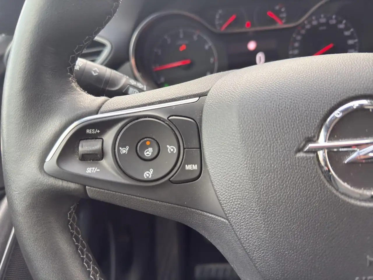 Opel Crossland X Crossland 1.2(X) Enjoy|KAM|TEMP|LED|NAVI|LM — Galería del vehículo 23
