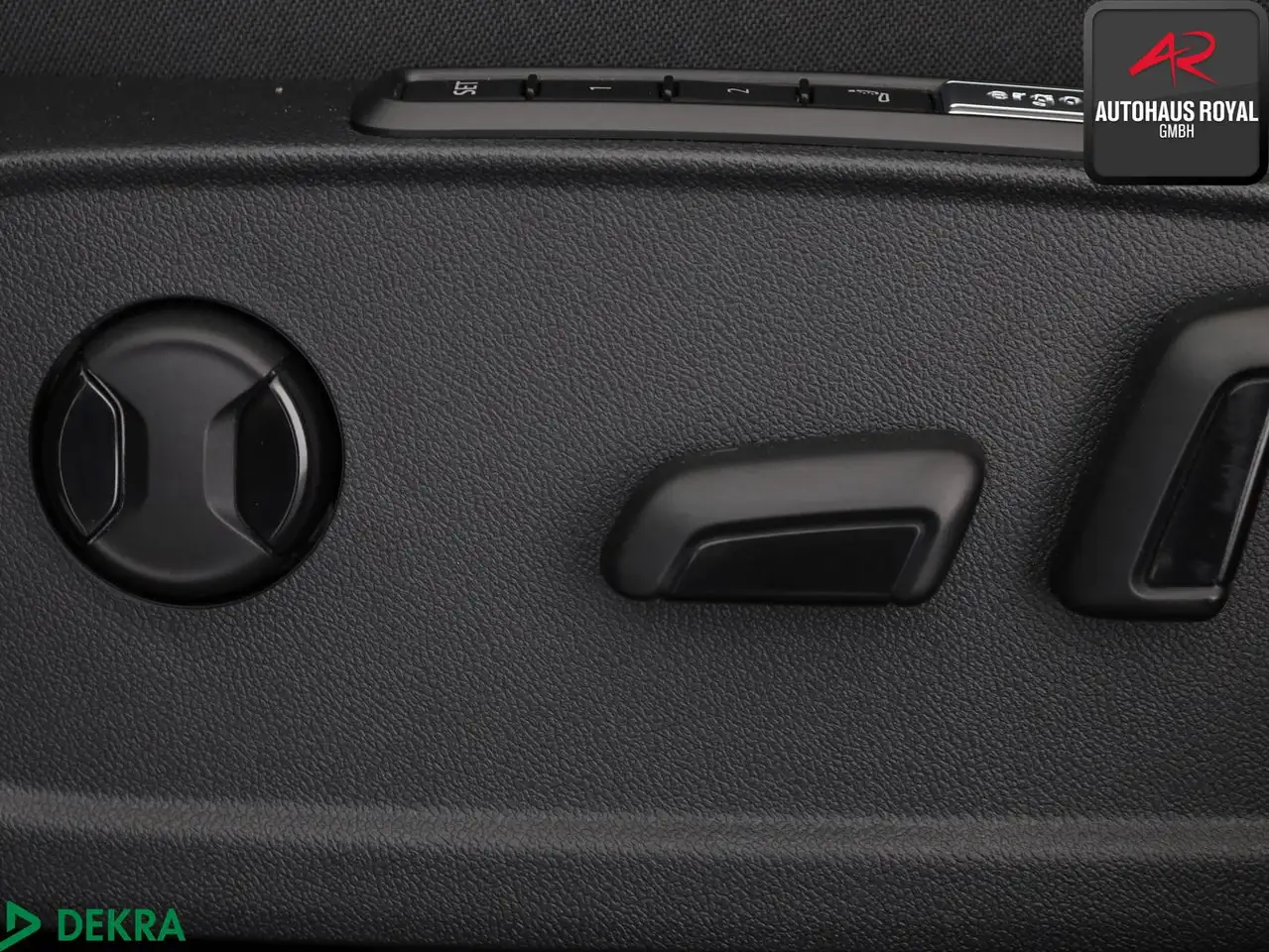 Volkswagen Golf VIII 1.5 eTSI STYLE MASSAGE,MEMORY,ACC,1.HD — Galerie du véhicule 22