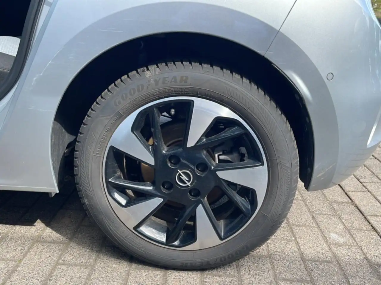 Opel Corsa e Comfort Editon "Tech 2024" 100%SoH — معرض صور السيارة 12