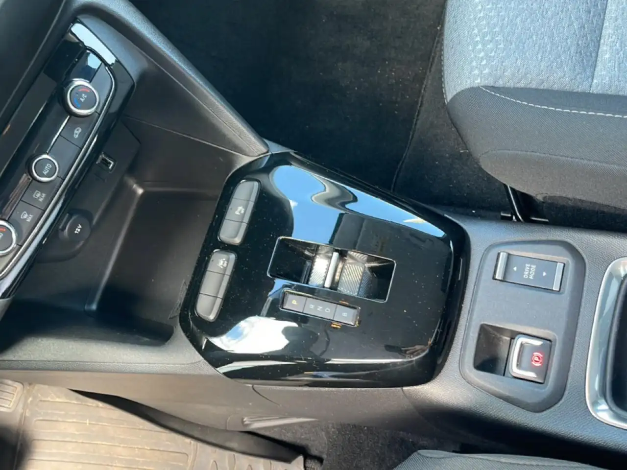 Opel Corsa e Comfort Editon "Tech 2024" 100%SoH — معرض صور السيارة 13