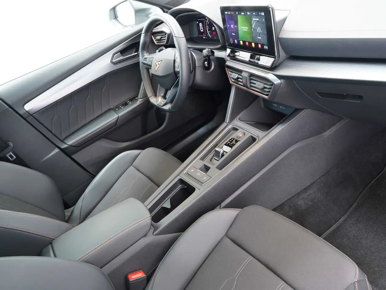 CUPRA Formentor 1.5 TSI DSG LED/CARPLAY/KAMERA/PANO — Galería del vehículo 15