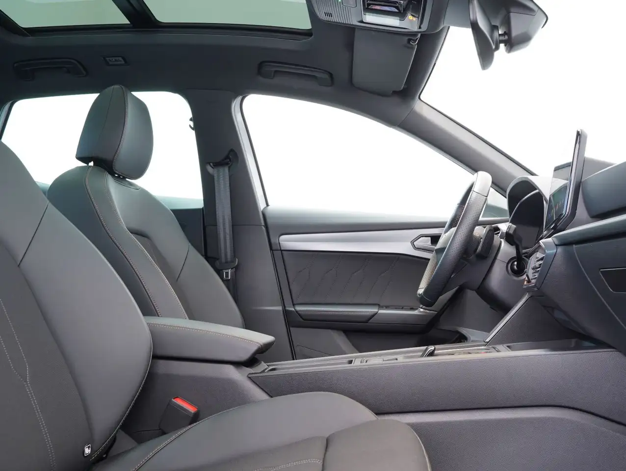 CUPRA Formentor 1.5 TSI DSG LED/CARPLAY/KAMERA/PANO — Galería del vehículo 16