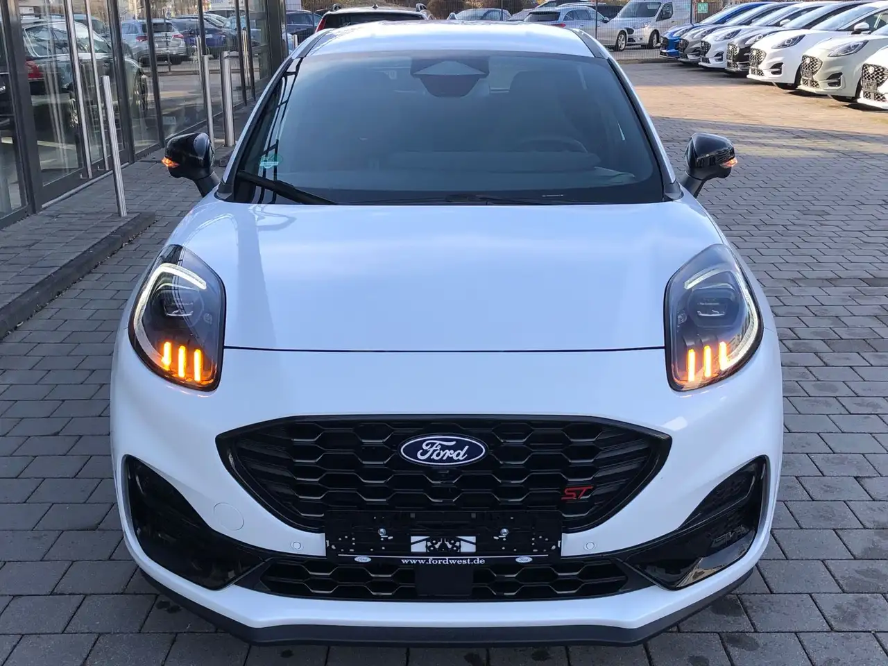 Ford Puma 112 Puma 1.0 EcoBoost Hybrid Autom. ST X — معرض صور السيارة 4