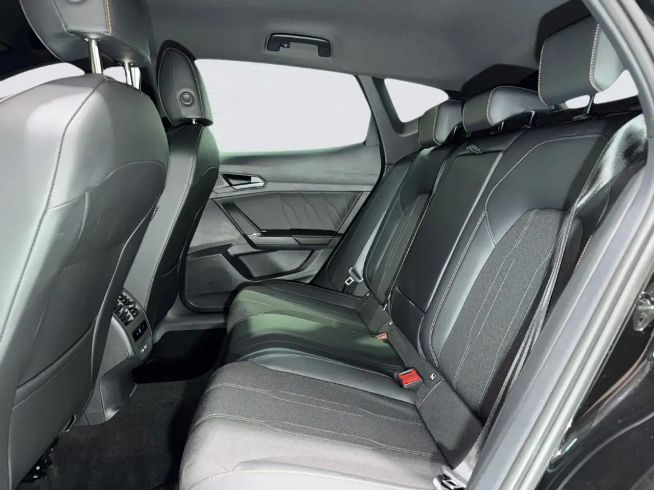 CUPRA Formentor 1.5 TSI DSG GARANTIE NAVI BEATS 360 KAMERA SHZ CA — Vehicle gallery 11