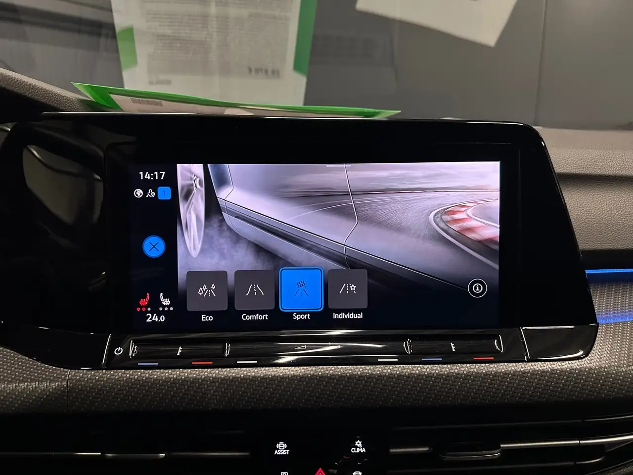 Volkswagen Golf Lim. 1.5 eTSI R-Line *HeadUp*Harman/Kardon*KAMERA* — Galerie du véhicule 23